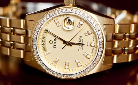 梅花手表換玻璃多少錢(梅花手表表蒙受損了怎么辦)