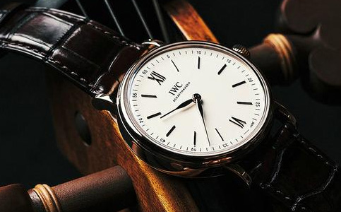 萬國?？诠俜骄S修點(diǎn)地址（萬國手表受磁處理）