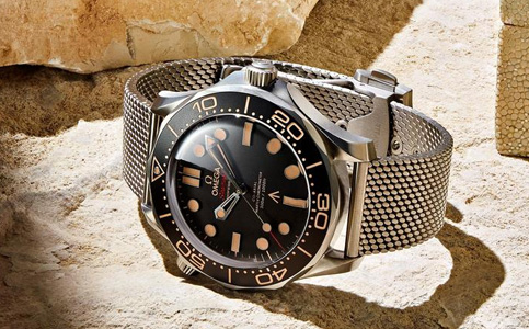 歐米茄手表到哪里維修(歐米茄手表的定期保養和清潔)