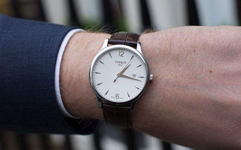 天梭手表去哪里保養(yǎng)(天梭表蒙劃痕解決技巧)