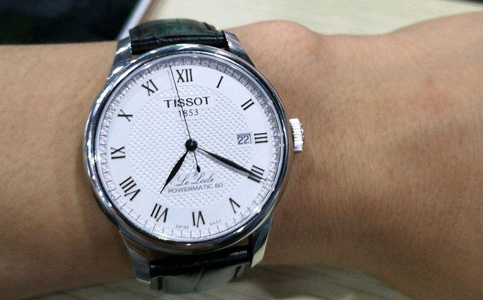 天梭門店地址查詢蘇州店(天梭手表的表帶出現掉色現象)