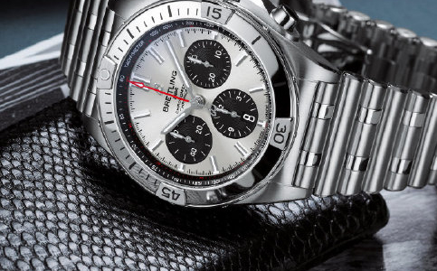 百年靈客服電話多少（百年靈手表機(jī)芯劃痕的處理）